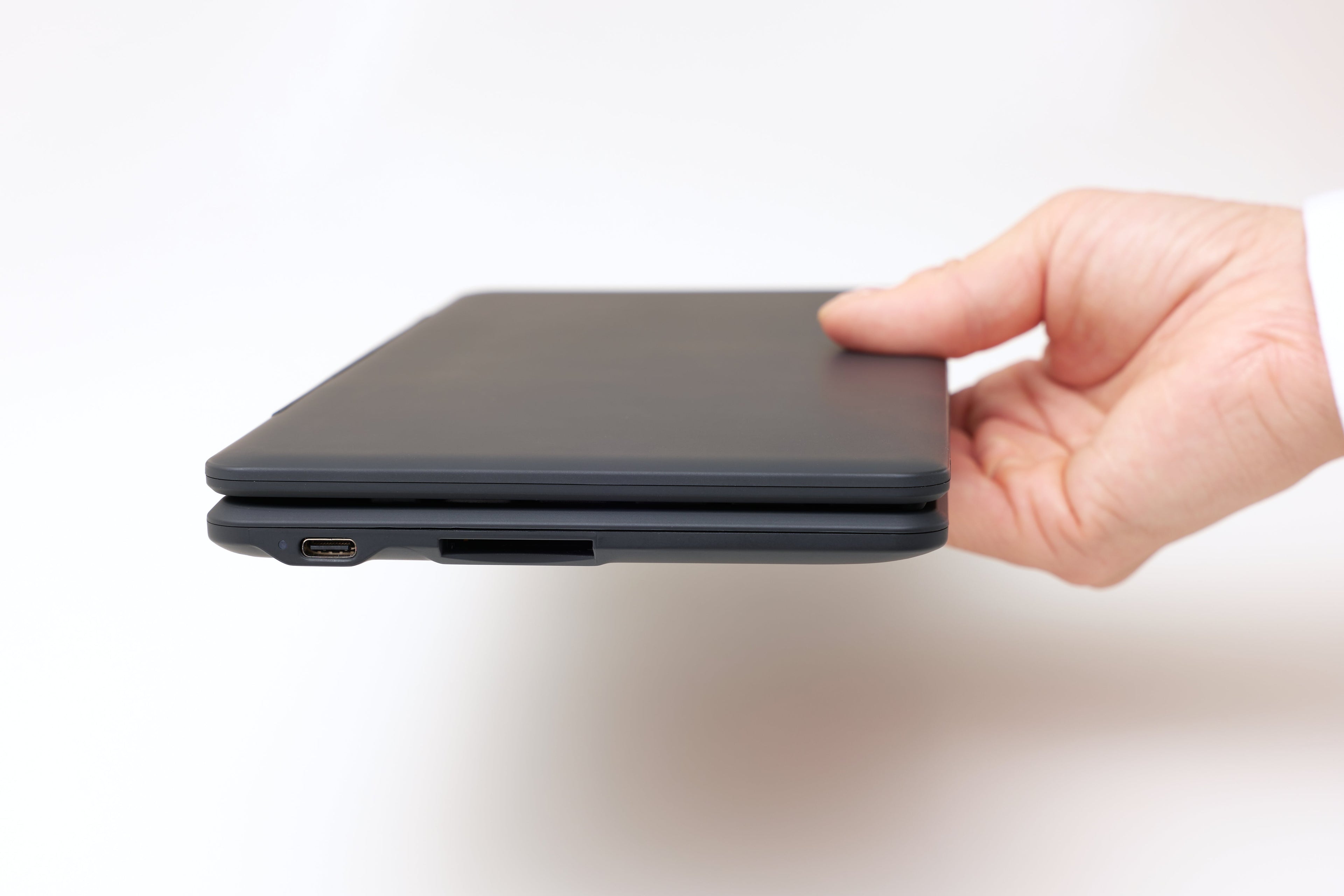 pomera - Full-Suite Typewriter For Focused Writing Includes Screen Protector Film pomera - A digital typewriter built for deep focus.