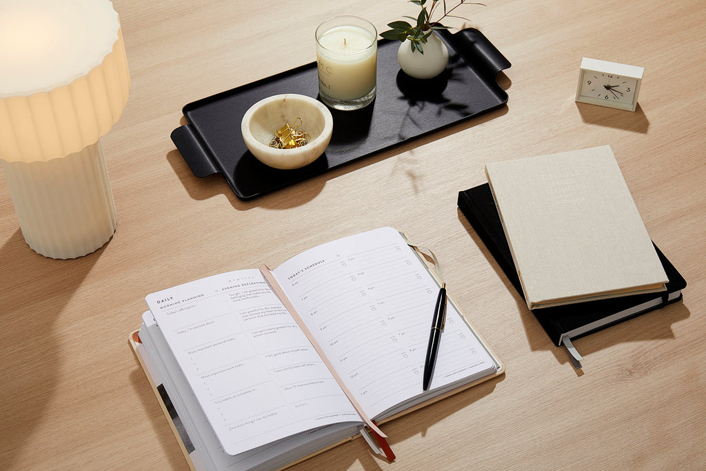 A Good Weekly Planner (12-Months Weekly Undated Planner) Harlow & Grey