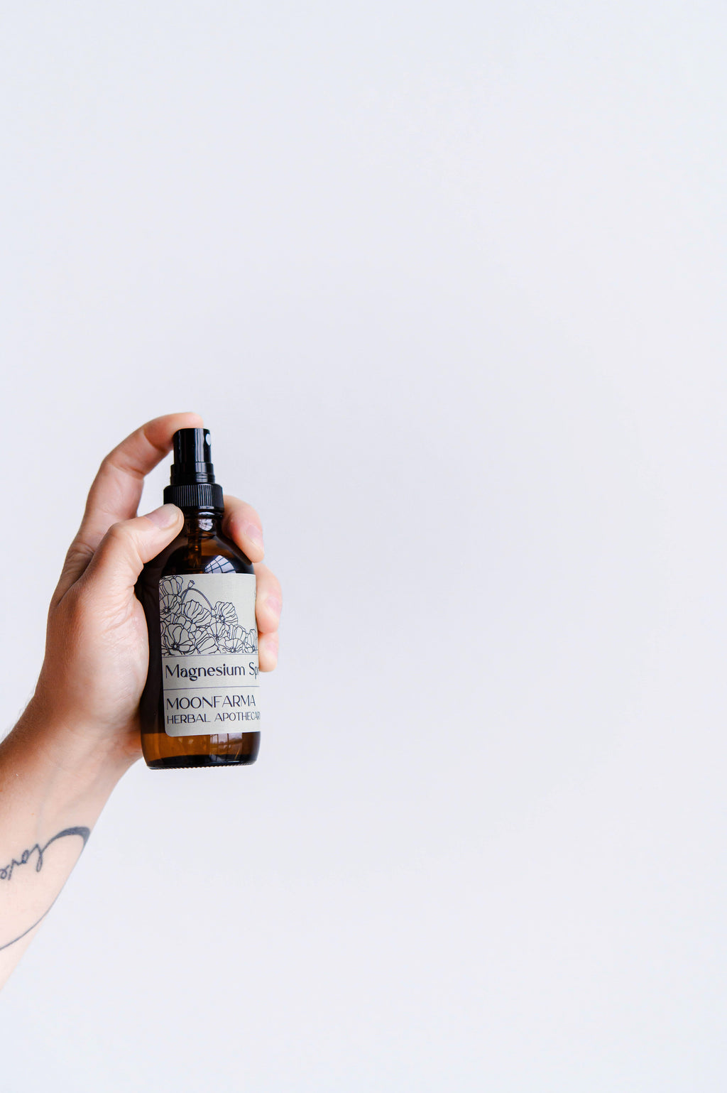 Magnesium Spray | Restless Legs | Migraine Relief | Muscle Cramps | Muscle Relief MoonFarma